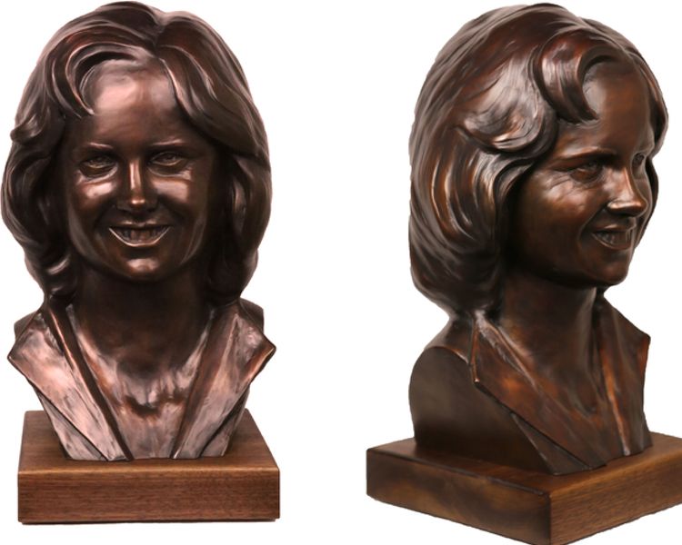 finished custom bronze portrait by Stephanie Hunter